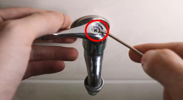 水龍頭滴水怎么處理？看步驟圖跟著老師傅一步步操作一下吧！